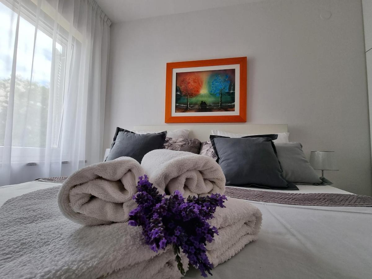 Apartamento Deluxe Novalja Exterior foto