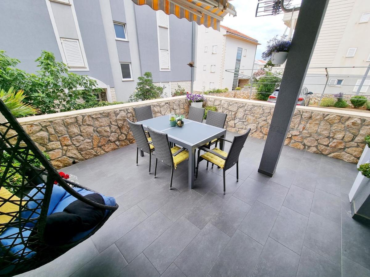 Apartamento Deluxe Novalja Exterior foto